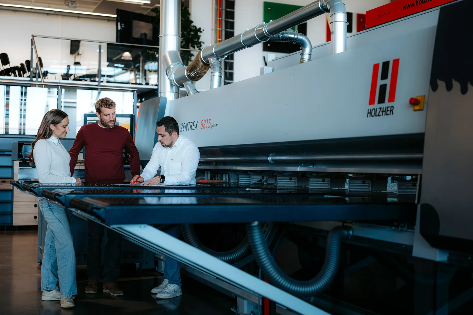 Moderna formatna pila HOLZ-HER ZENTREX u čistom proizvodnom pogonu
